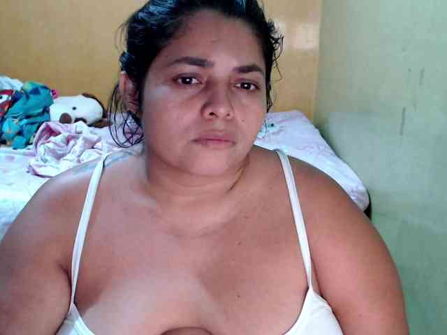 mia-naughty webcam