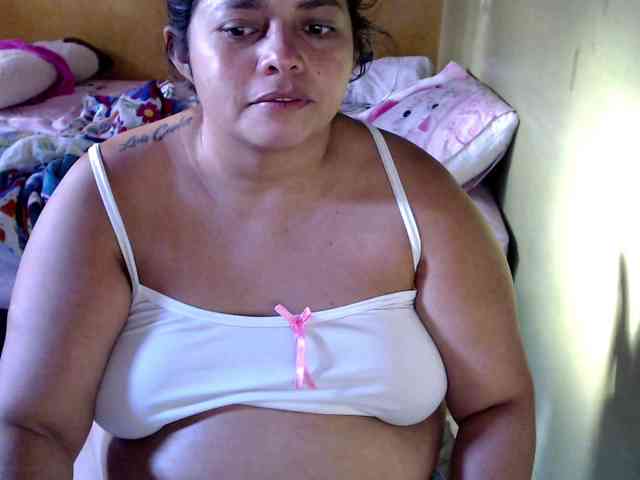 mia-naughty webcam