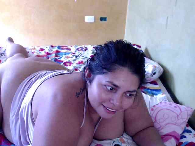 mia-naughty webcam