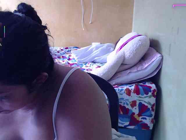 mia-naughty webcam