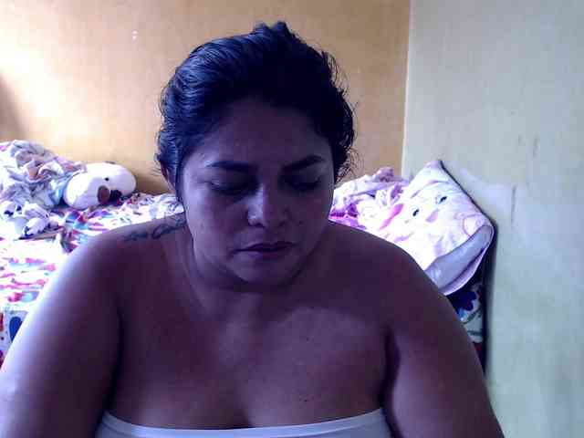 mia-naughty webcam