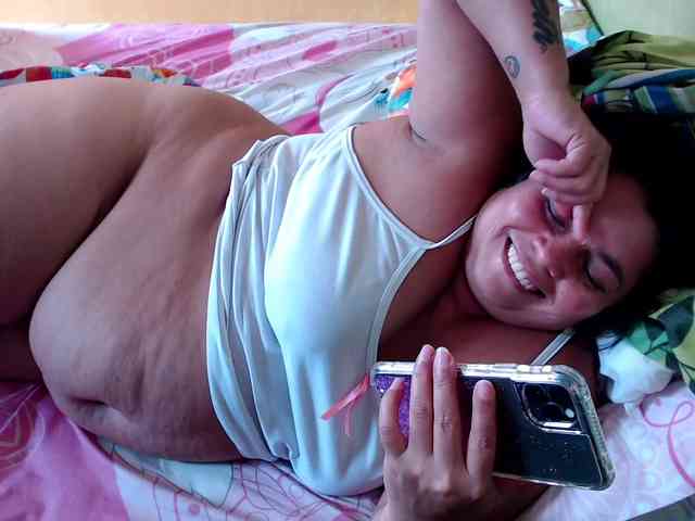 mia-naughty webcam