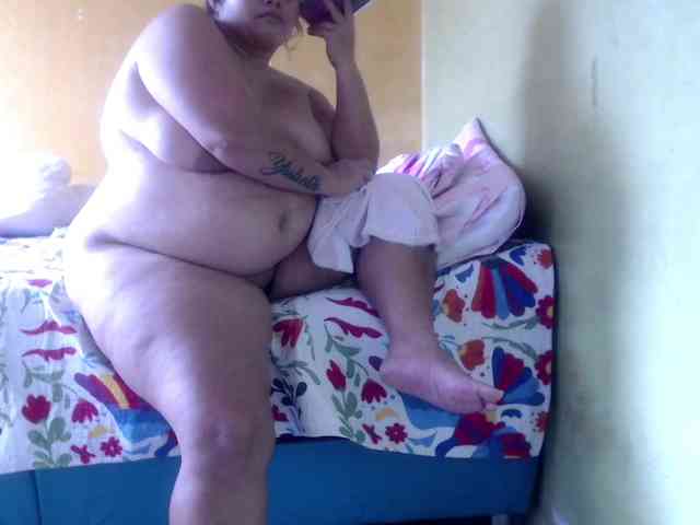 mia-naughty webcam