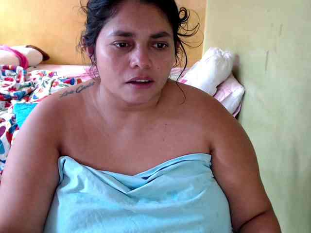 mia-naughty webcam
