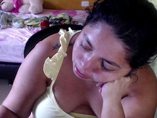 mia-naughty webcam