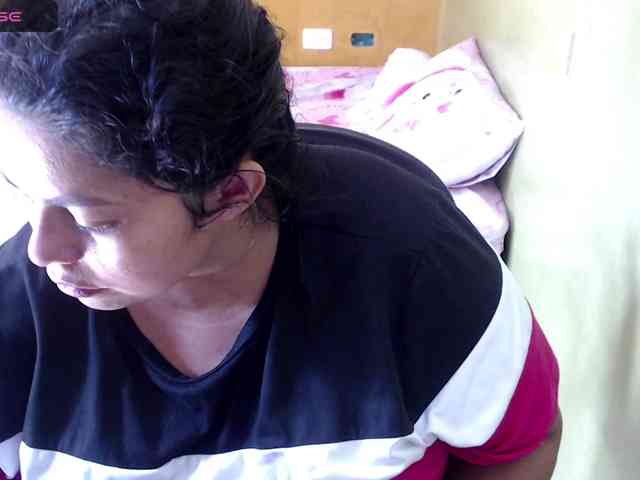 mia-naughty webcam