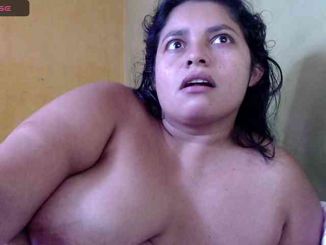 mia-naughty webcam