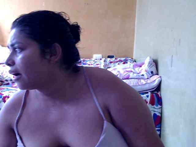 mia-naughty webcam
