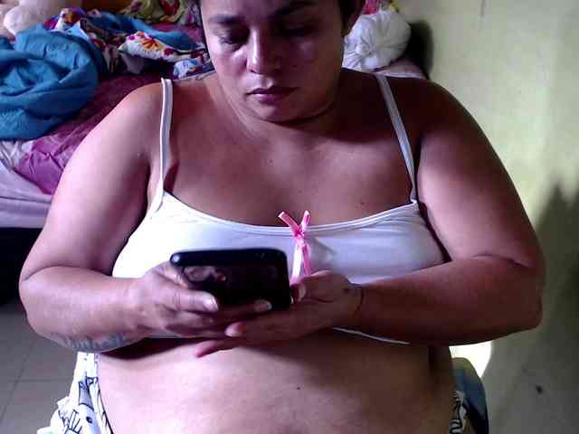 mia-naughty webcam