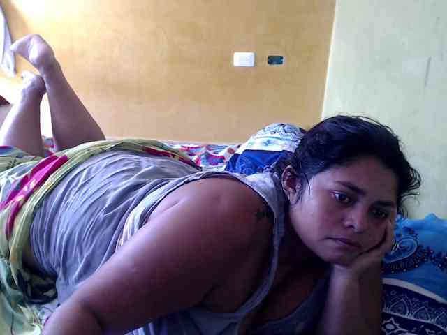 mia-naughty webcam