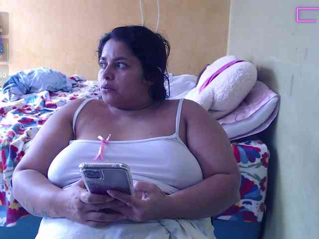 mia-naughty webcam