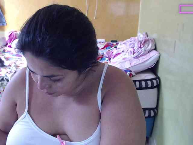 mia-naughty webcam