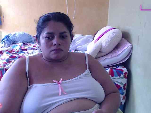 mia-naughty webcam