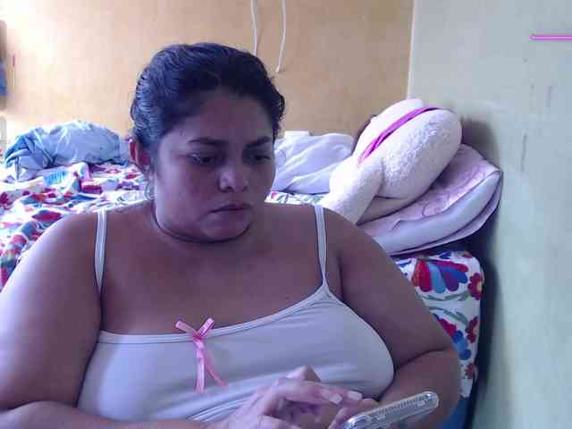 mia-naughty webcam