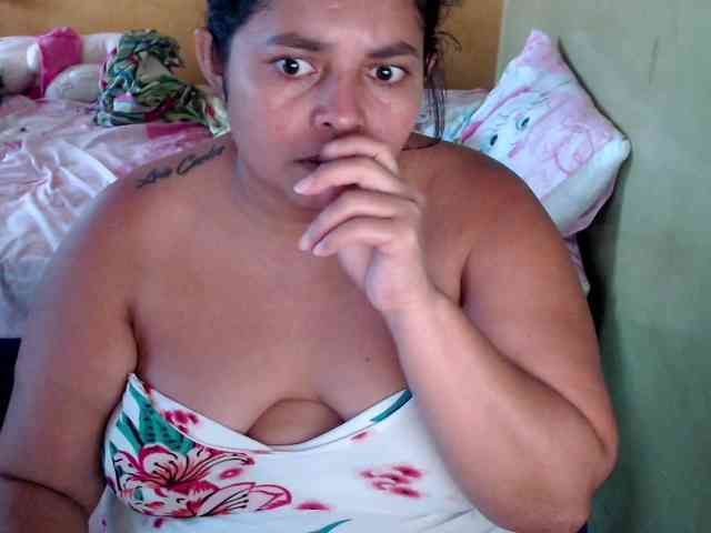 mia-naughty webcam