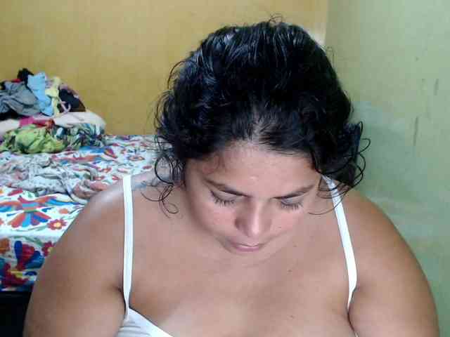 mia-naughty webcam