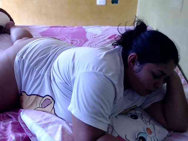 mia-naughty webcam