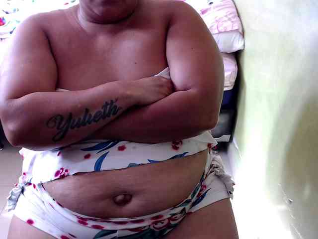 mia-naughty webcam