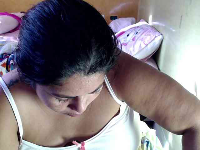 mia-naughty webcam