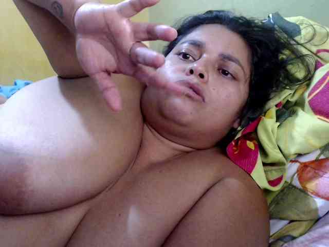 mia-naughty webcam