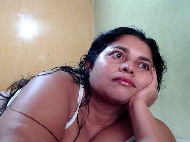 mia-naughty webcam