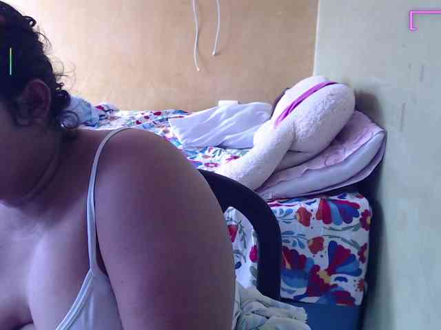 mia-naughty webcam