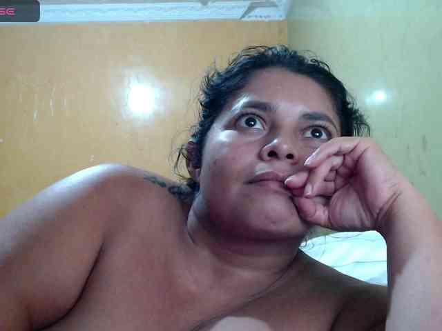 mia-naughty webcam