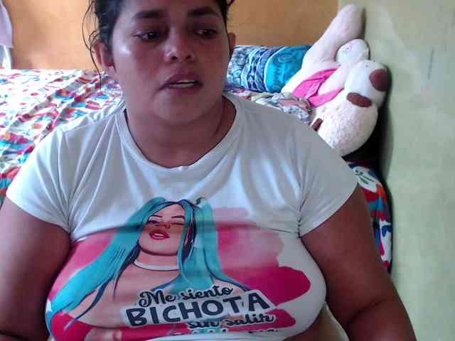 mia-naughty webcam