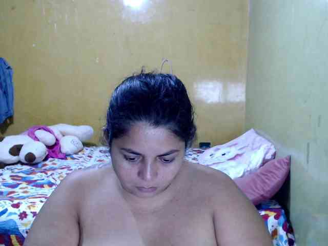 mia-naughty's Sexcam