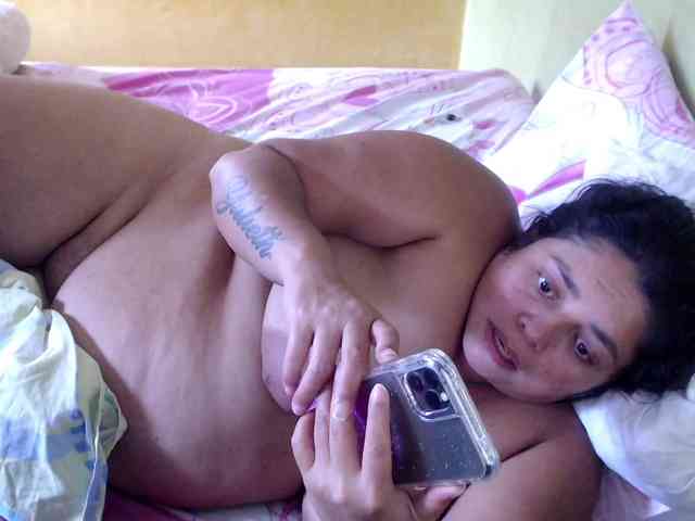 mia-naughty webcam