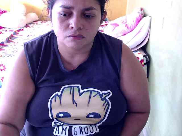 mia-naughty webcam