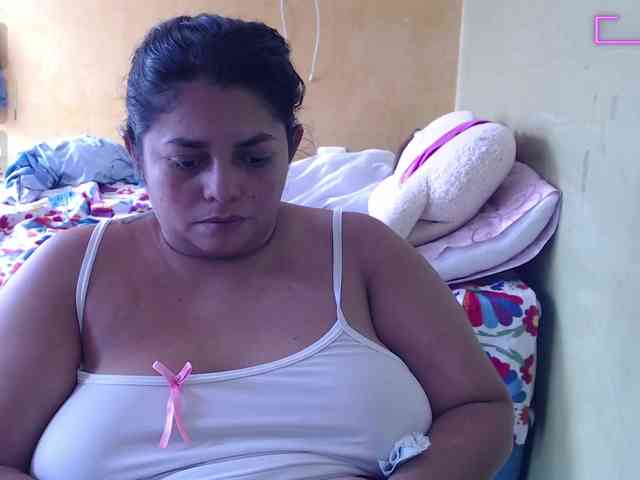 mia-naughty webcam