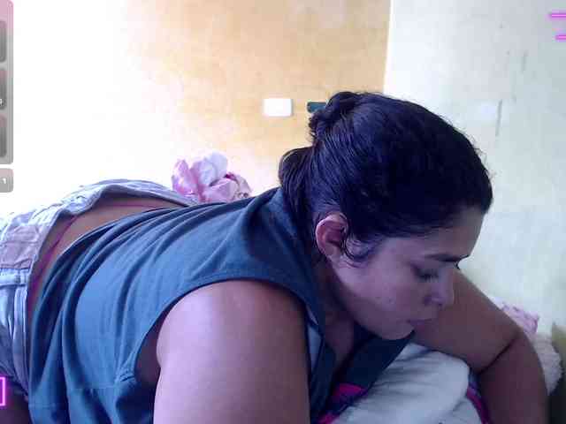 mia-naughty webcam