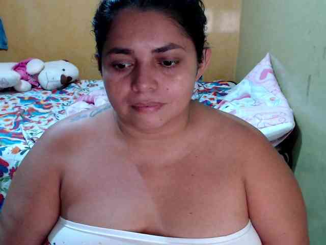 mia-naughty webcam