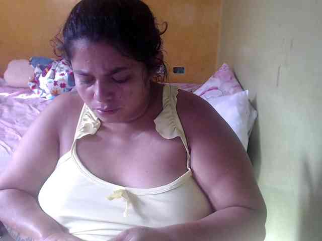 mia-naughty webcam