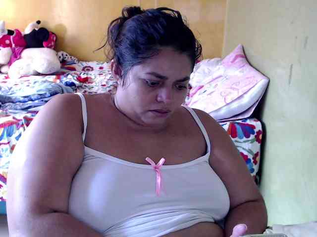 mia-naughty webcam