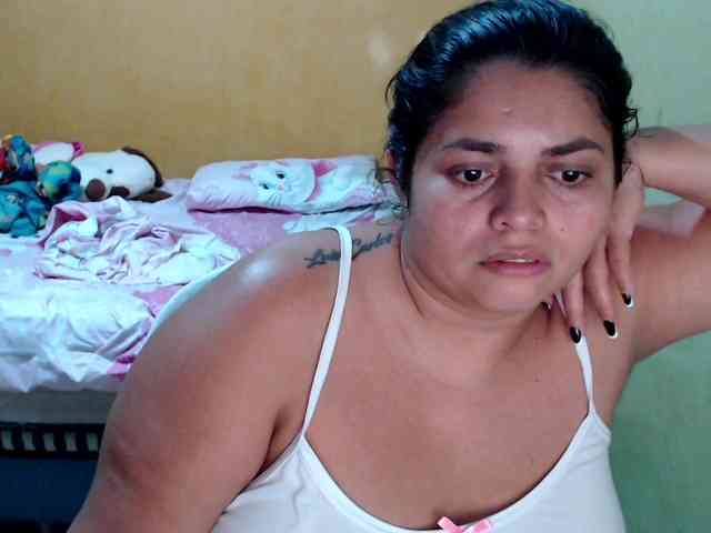 mia-naughty webcam