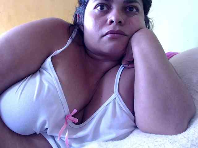 mia-naughty webcam