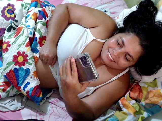 mia-naughty webcam