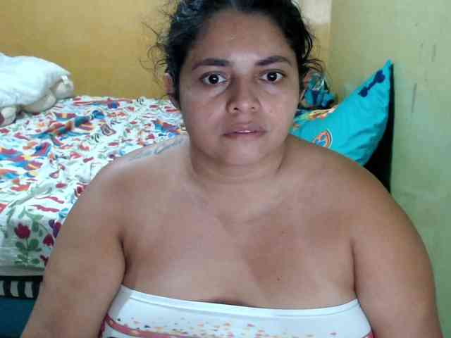 mia-naughty Live Webcam on BongaCams