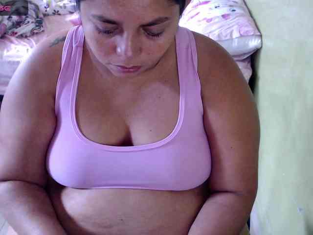 mia-naughty webcam