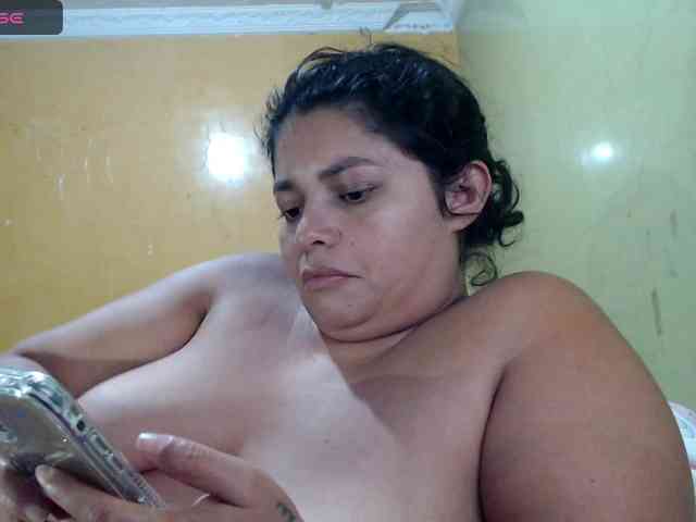 mia-naughty webcam