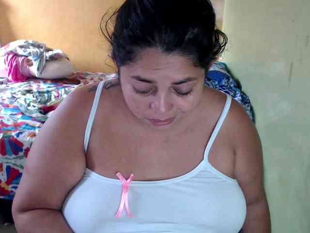 mia-naughty webcam