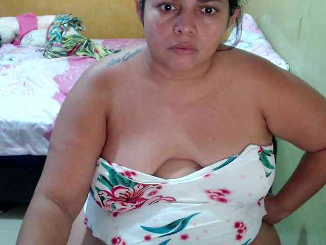 mia-naughty webcam