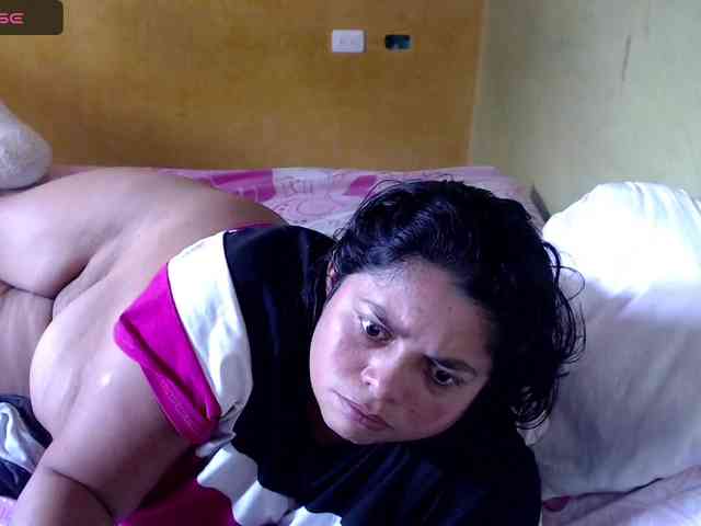mia-naughty webcam