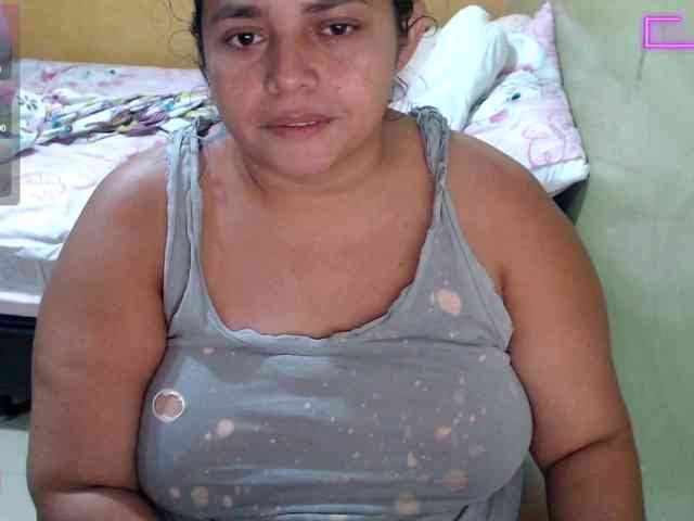 mia-naughty webcam