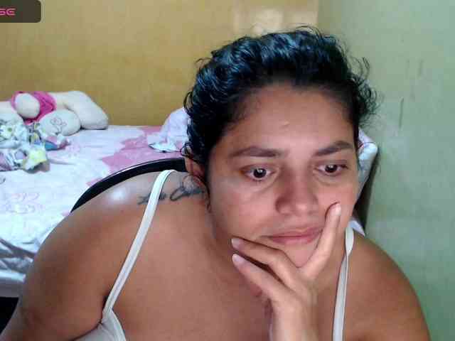 mia-naughty webcam