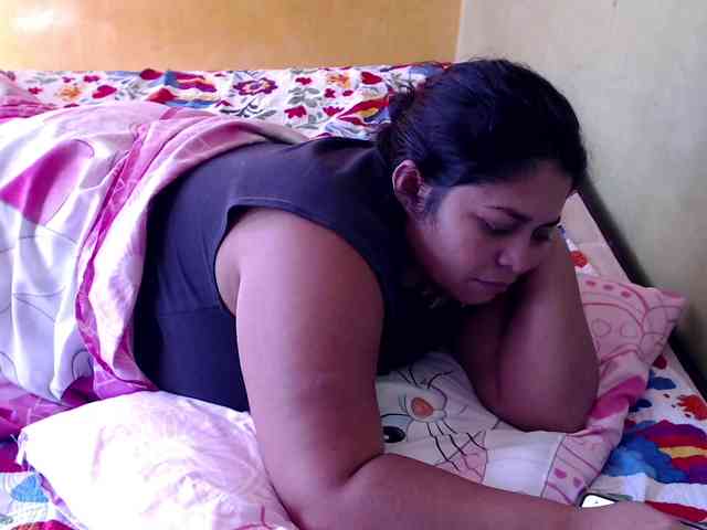 mia-naughty webcam