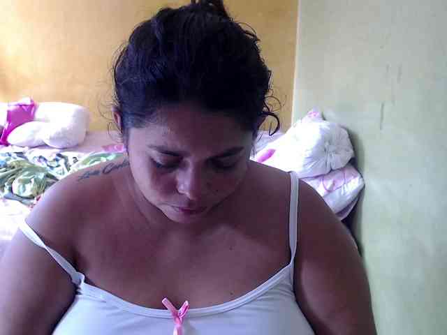 mia-naughty webcam