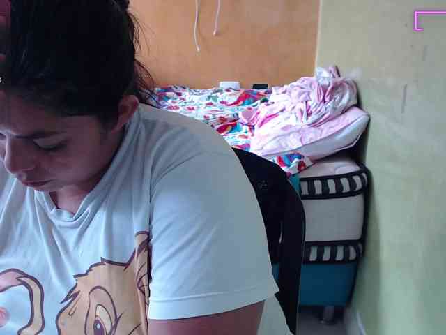 mia-naughty webcam